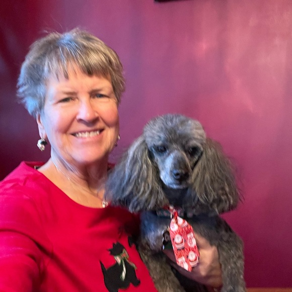 Meet your Posher, Janelle - Picture 2 of 2